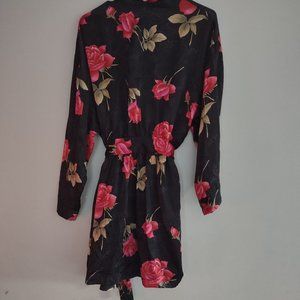 NWOT Victoria's Secret 100%  Silk Black Floral Robe xs/s
